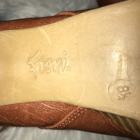 Brown Faux Leather Heel - Picture 4 of 6